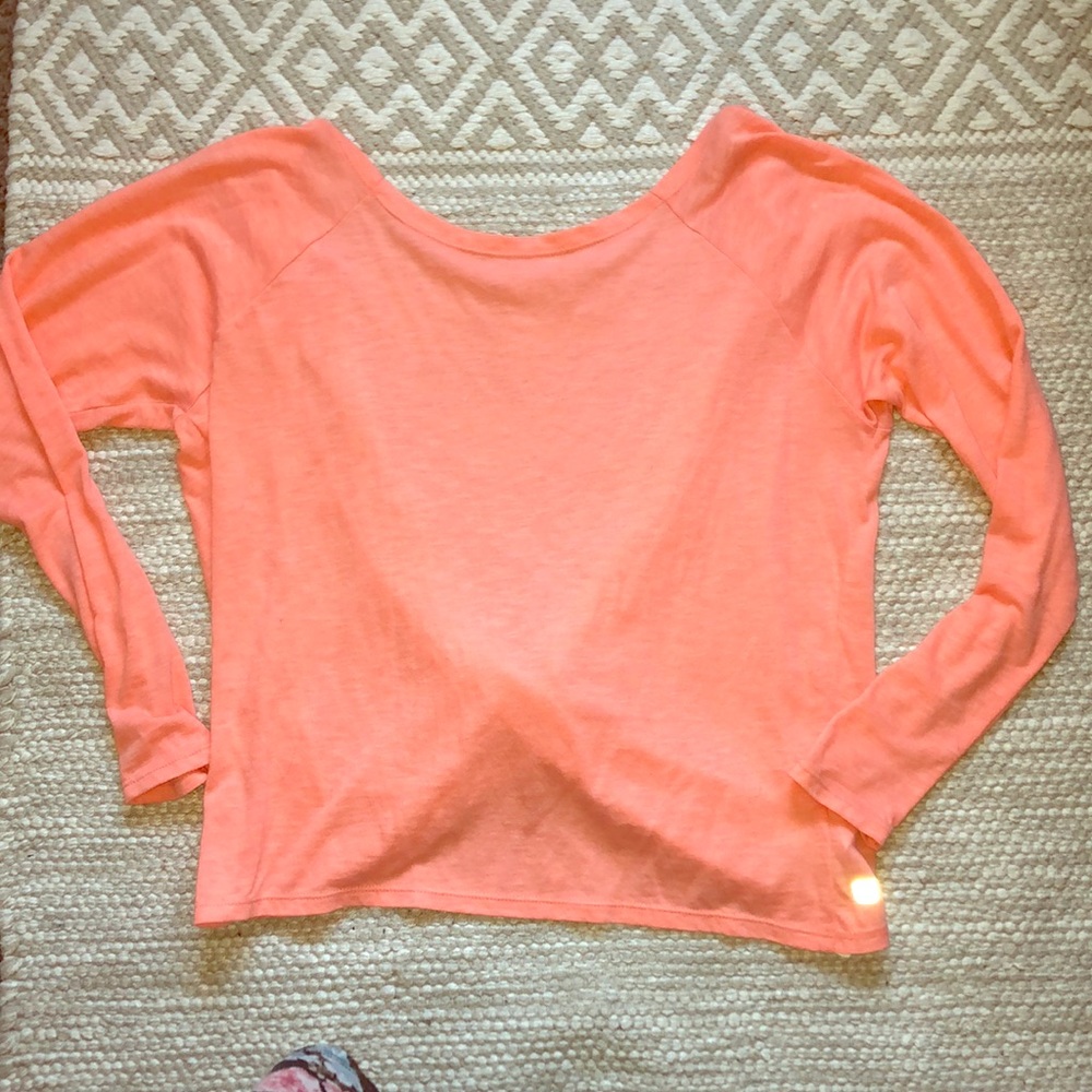 Open back Fabletics top ✨